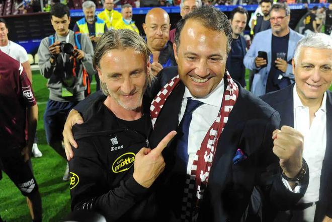 在高压逼抢 在高压逼抢