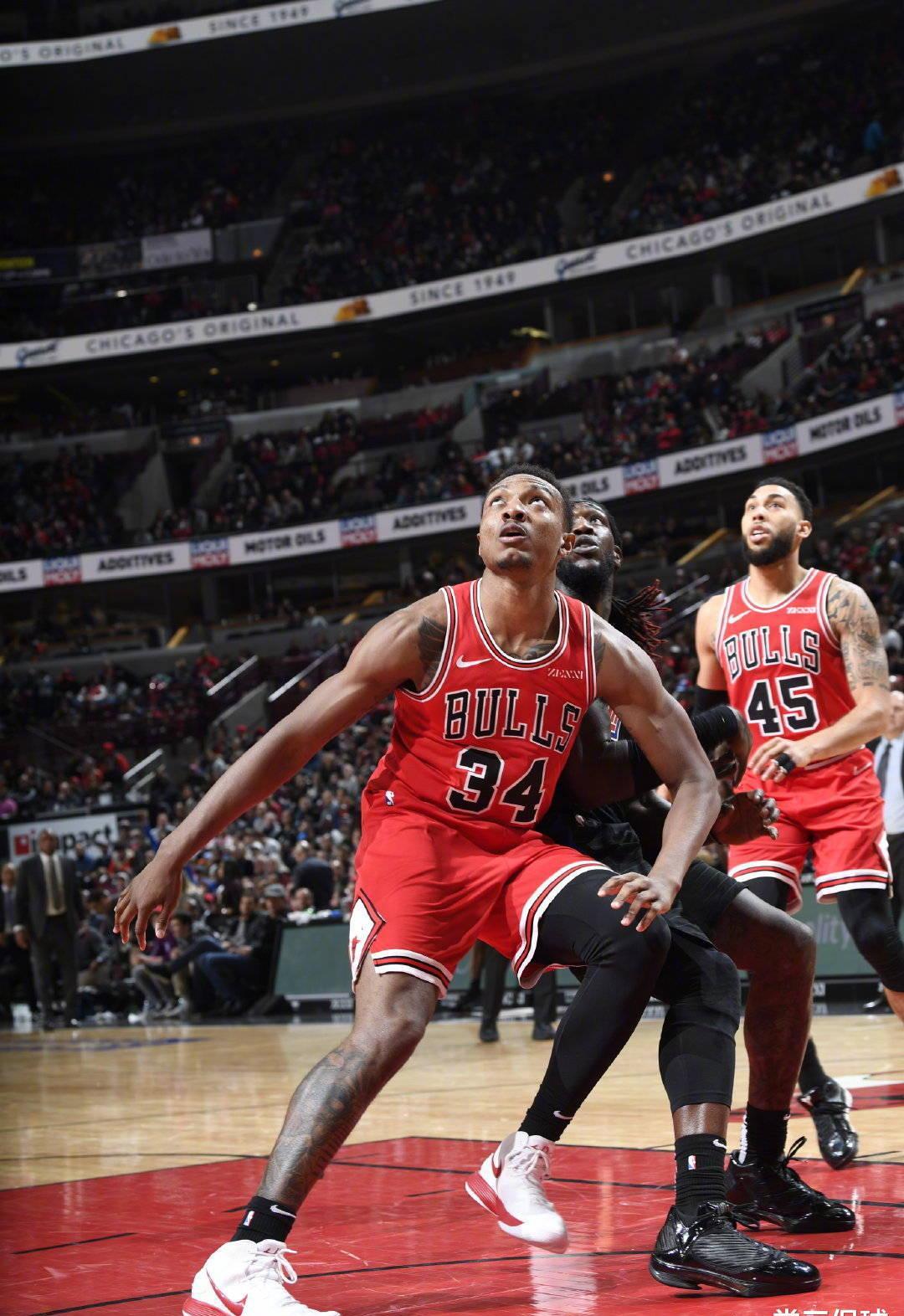 手站在了世 手站在了世